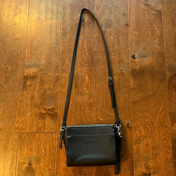 Vince Camuto Handbags - Vince Camuto Crossbody Purse